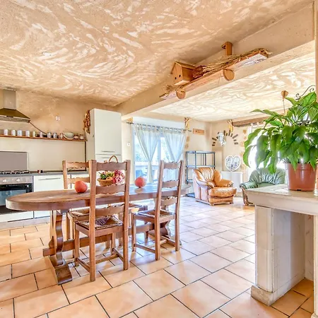 L'ecurie Holiday home Guizengeard