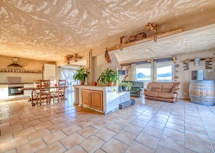 L'ecurie 度假居 *